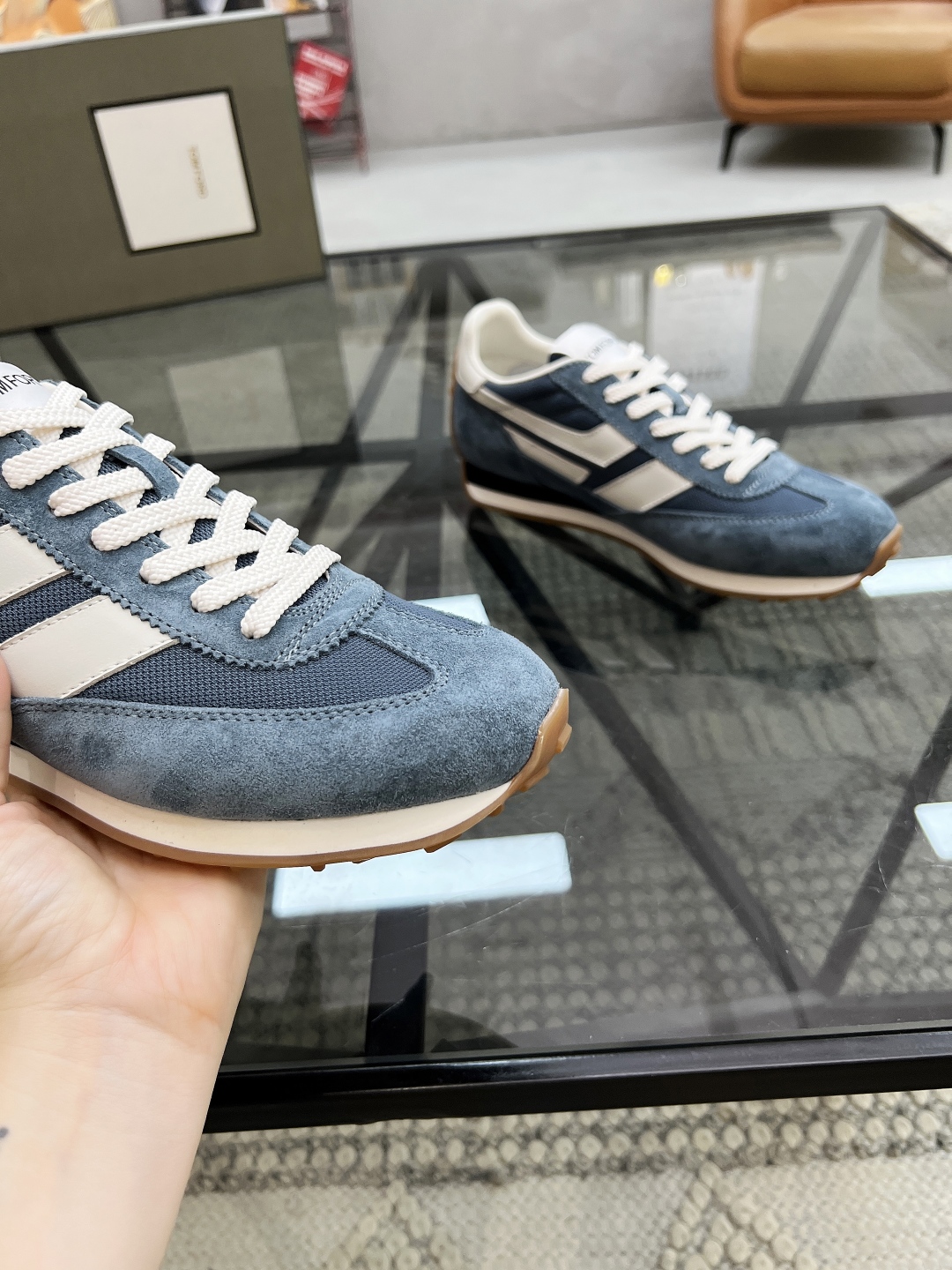  T 🔍顶级代购🇮🇹 汤 炸街男神新品来袭，超人气爆款专柜新款，原厂配置意大利进口牛皮搭配网布面料，高品