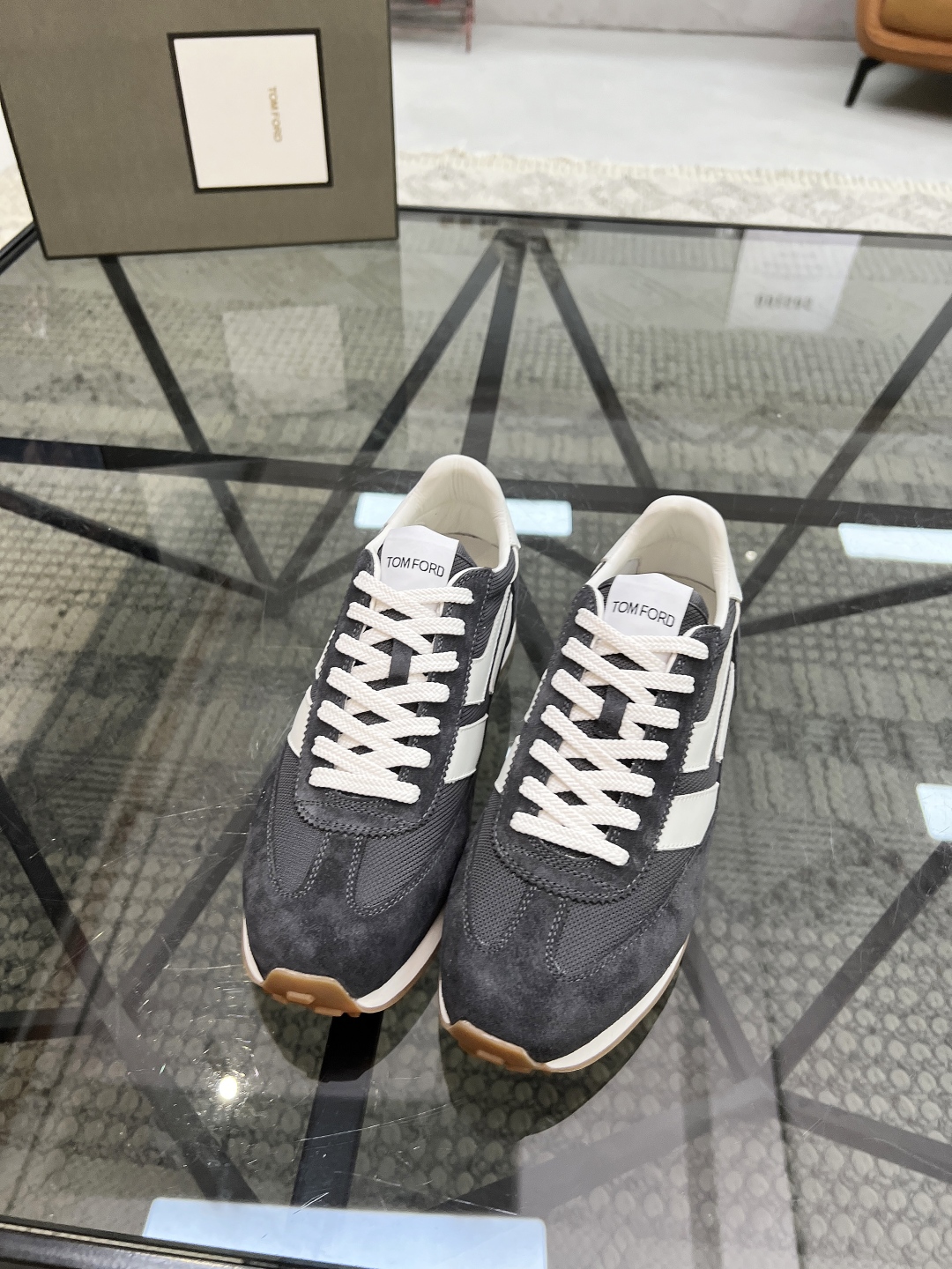  T 🔍顶级代购🇮🇹 汤 炸街男神新品来袭，超人气爆款专柜新款，原厂配置意大利进口牛皮搭配网布面料，高品