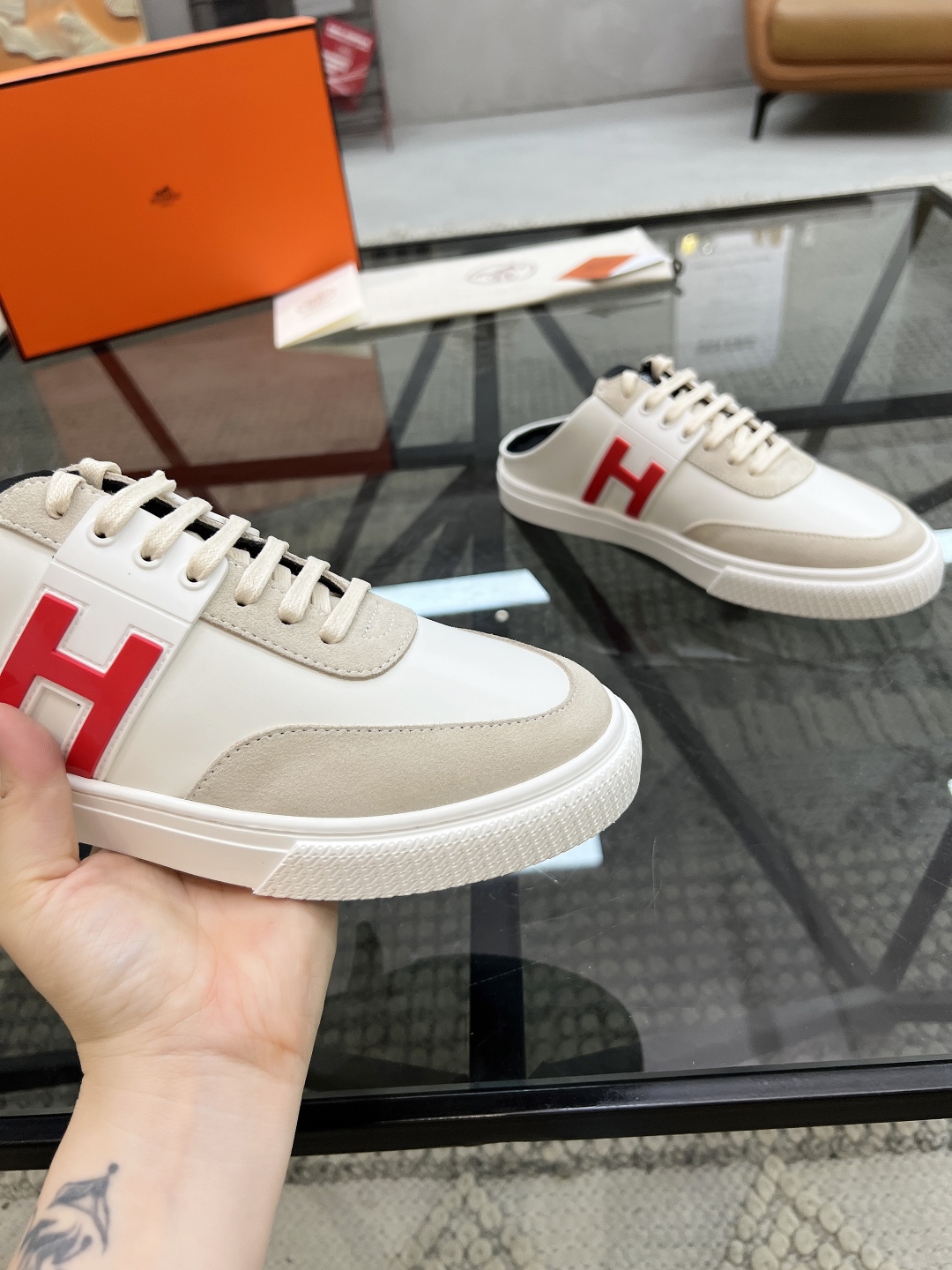  H 🔍顶级代购🇮🇹 爱 炸街男神新品半拖来袭超人气运动爆款专柜新款，原厂配置意大利进口牛皮面料，高品质