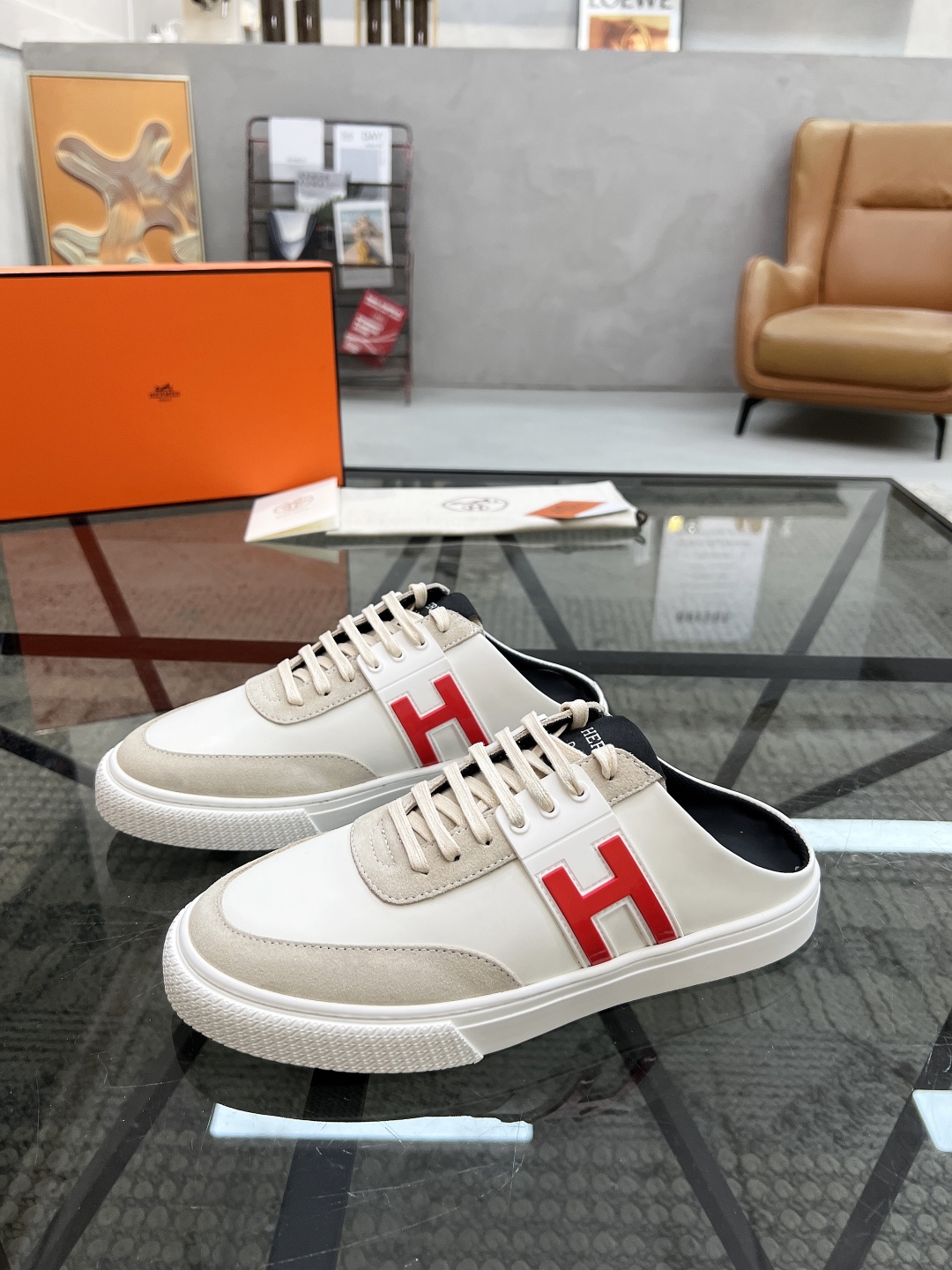  H 🔍顶级代购🇮🇹 爱 炸街男神新品半拖来袭超人气运动爆款专柜新款，原厂配置意大利进口牛皮面料，高品质