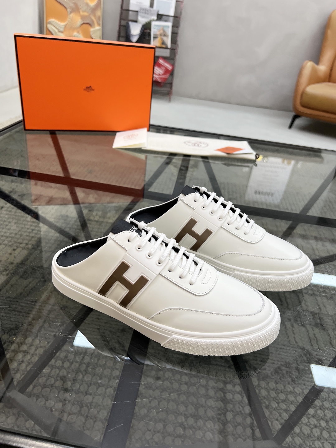  H 🔍顶级代购🇮🇹 爱 炸街男神新品半拖来袭超人气运动爆款专柜新款，原厂配置意大利进口牛皮面料，高品质