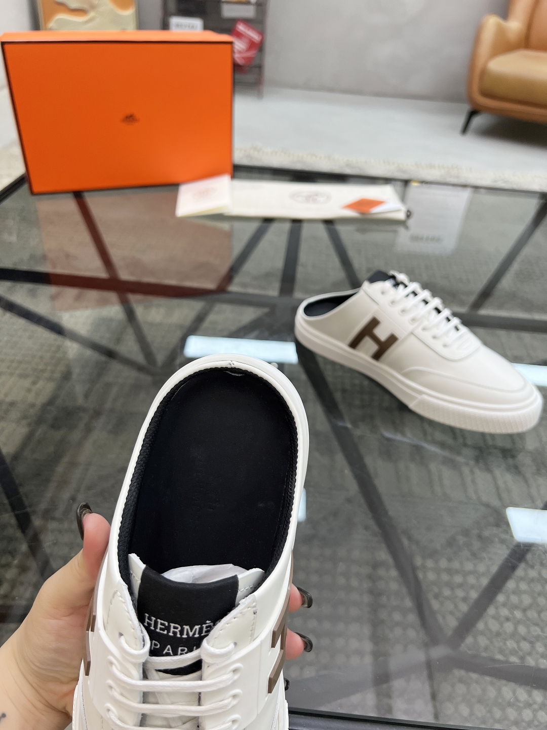  H 🔍顶级代购🇮🇹 爱 炸街男神新品半拖来袭超人气运动爆款专柜新款，原厂配置意大利进口牛皮面料，高品质
