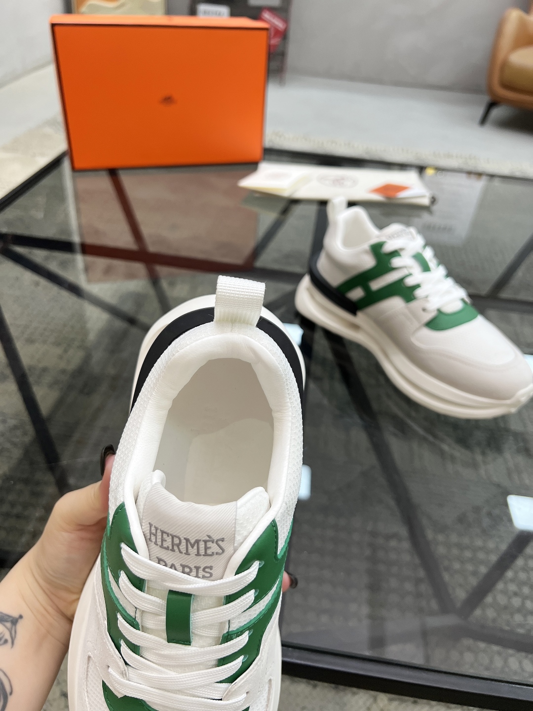  H 🔍顶级代购🇮🇹 爱 炸街男神新品来袭，超人气爆款专柜新款，原厂配置意大利进口牛皮搭配网布面料，高品