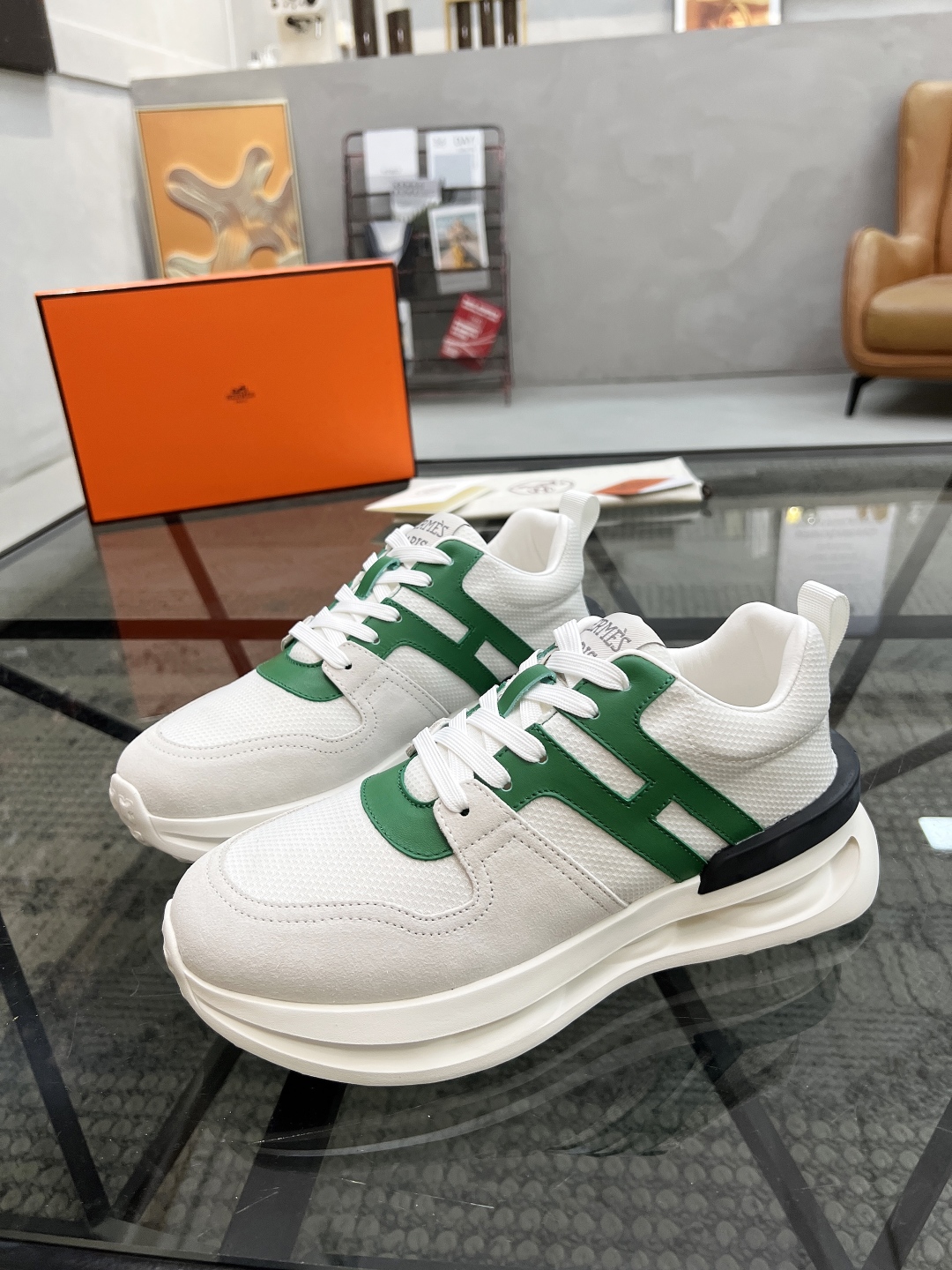  H 🔍顶级代购🇮🇹 爱 炸街男神新品来袭，超人气爆款专柜新款，原厂配置意大利进口牛皮搭配网布面料，高品