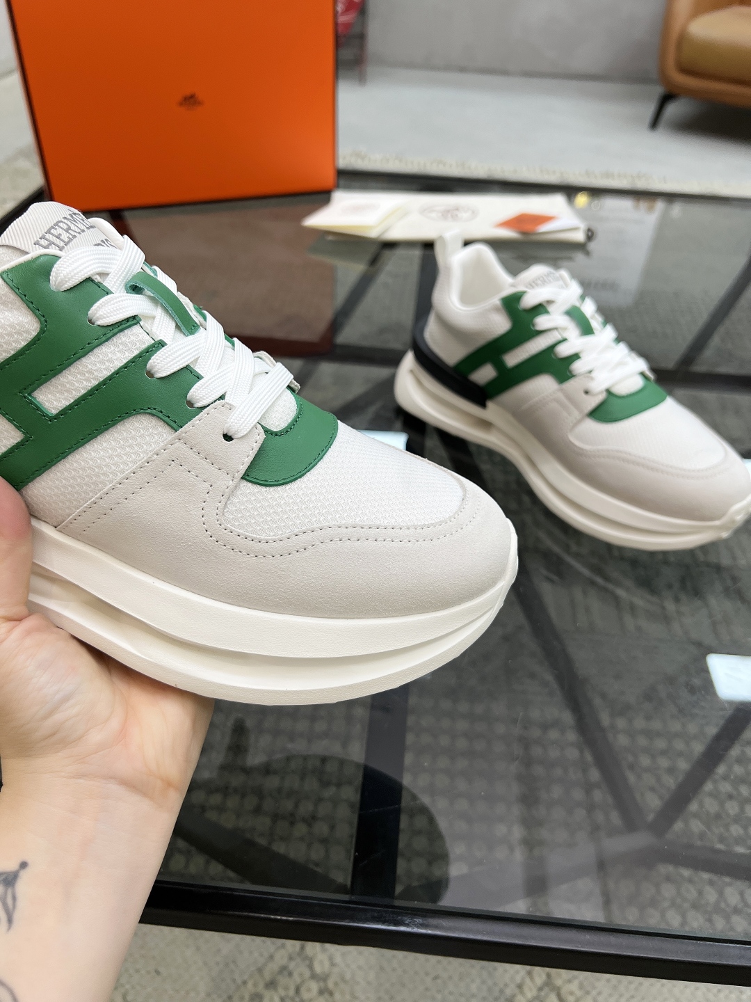  H 🔍顶级代购🇮🇹 爱 炸街男神新品来袭，超人气爆款专柜新款，原厂配置意大利进口牛皮搭配网布面料，高品
