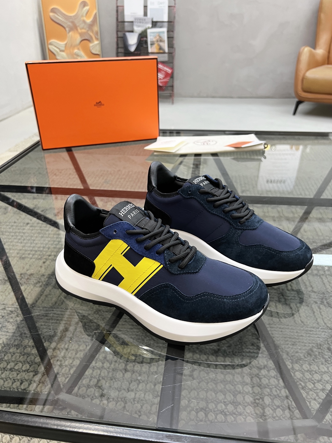  H 🔍顶级代购🇮🇹 爱 炸街男神新品来袭，超人气爆款专柜新款，原厂配置意大利进口牛皮搭配帆布面料，高品