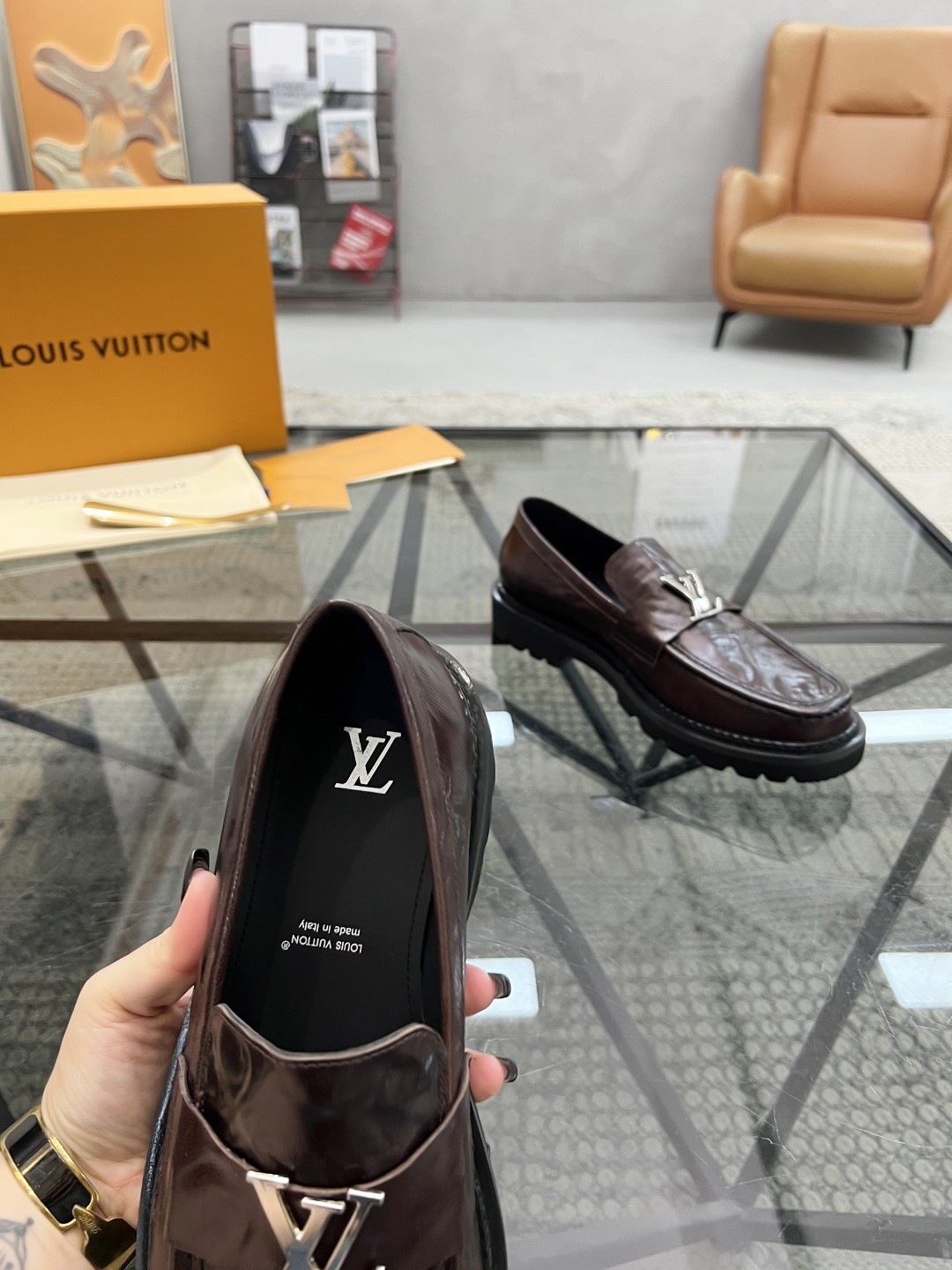  L 🔍顶级代购🇮🇹 路 炸街男神增高皮鞋新品来袭专柜同步发售原厂配置，意大利进口牛皮面料，高端大气超达