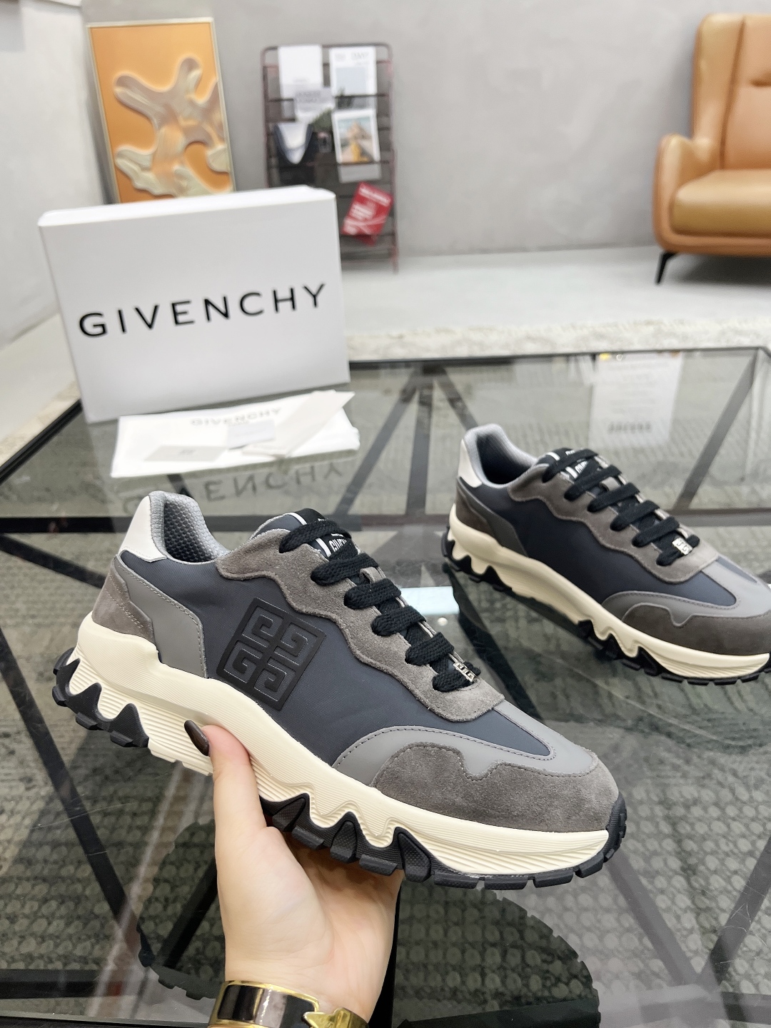 Givenchy Men's City Sport Sneakers in Leather and Canvas - Size 39-44 6 cmp i1746689562794 4420 0 4