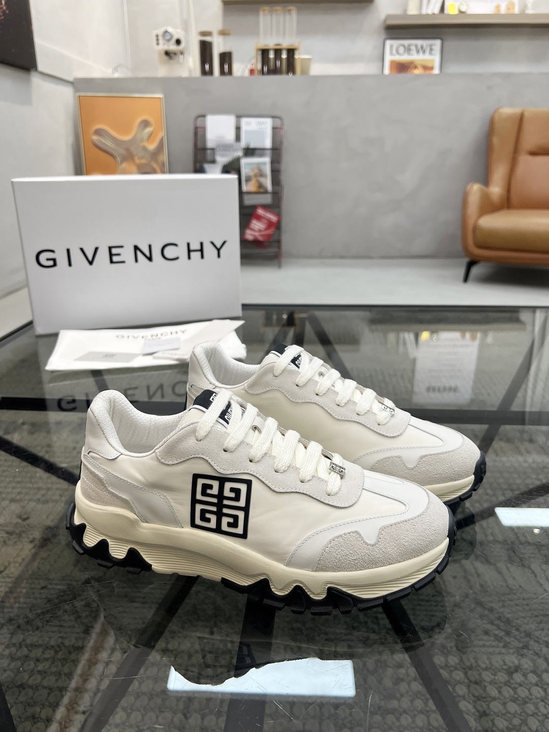  J 🔍顶级代购🇮🇹 纪 炸街男神新品来袭，超人气爆款专柜新款，原厂配置意大利进口牛皮搭配帆布面料，高品