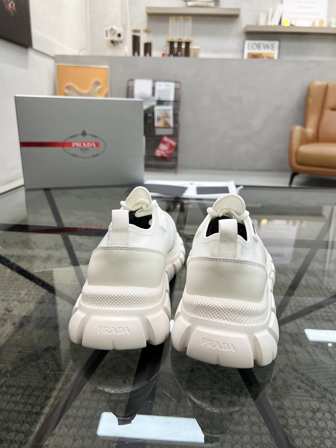 P 🔍顶级代购🇮🇹 普 炸街男神新品专柜同步原厂配置，意大利进口牛皮搭配帆布面料，全鞋配件私模打造，潮