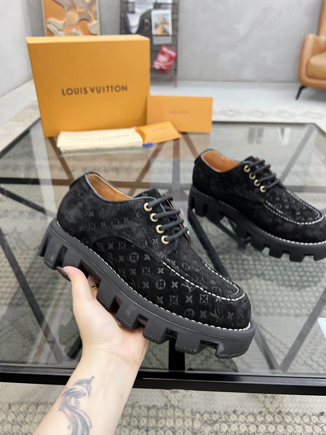 Louis Vuitton Men's Black Leather Oxford Sneakers, Size 39-44 5 cmp i1746690806429 8387 0 3