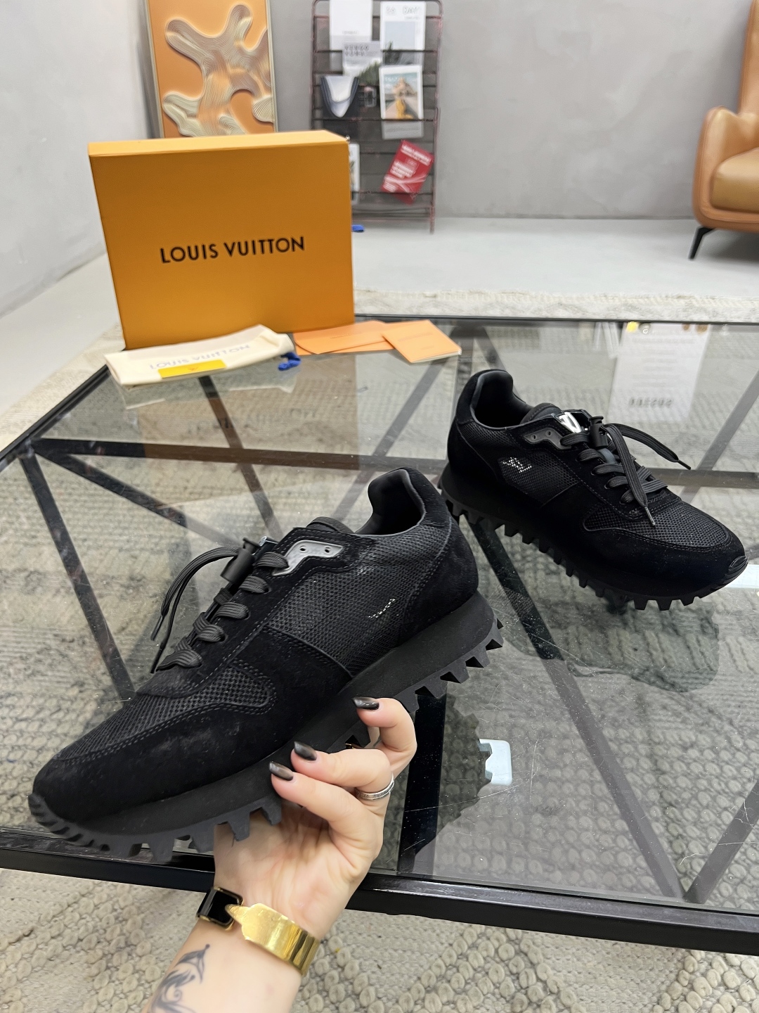 Louis Vuitton Men's Black Leather and Fabric Casual Sneakers 6 cmp i1746691482882 3817 0 4