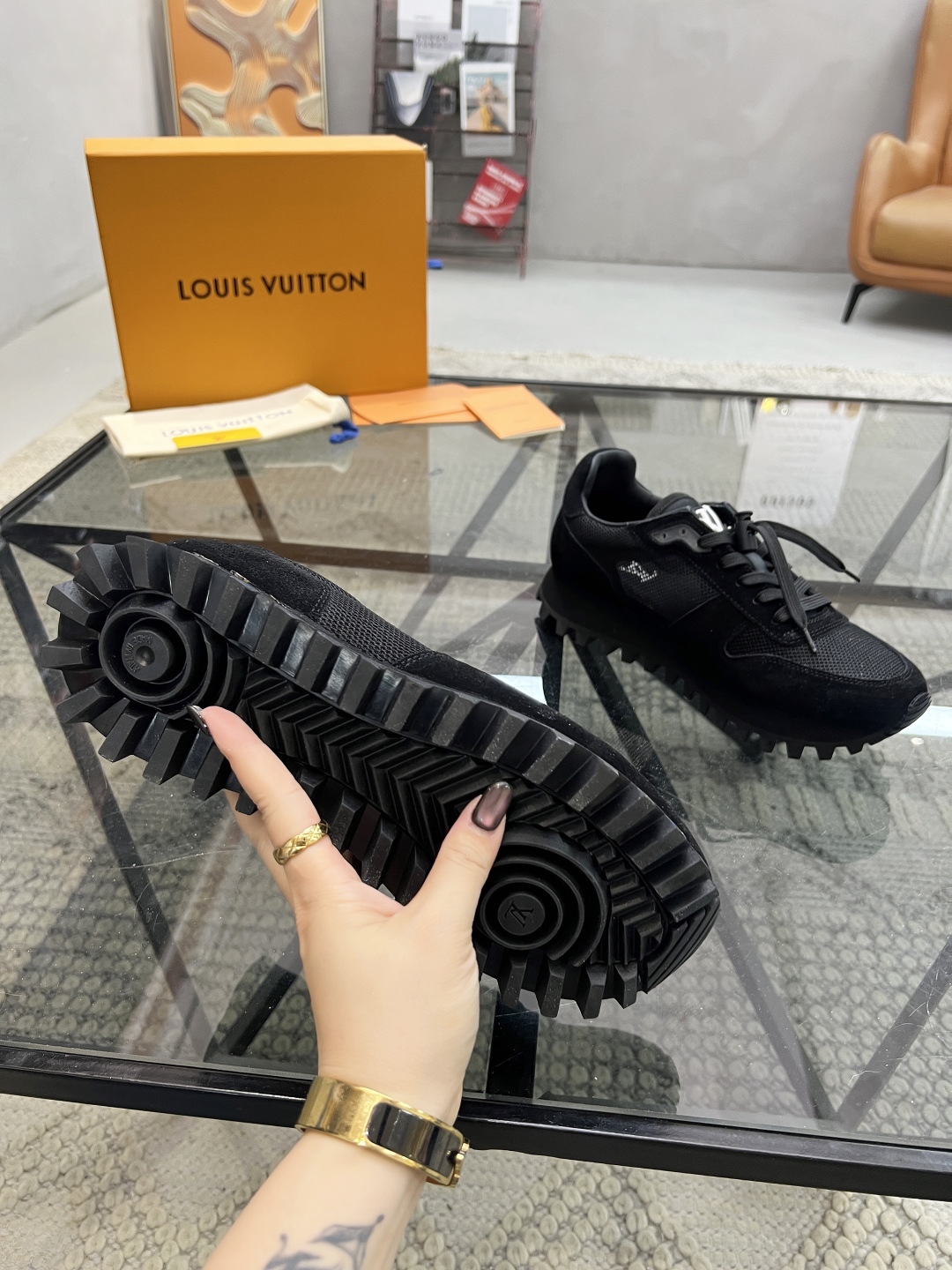 Louis Vuitton Men's Black Leather and Fabric Casual Sneakers 10 cmp i1746691490327 8019 0 8