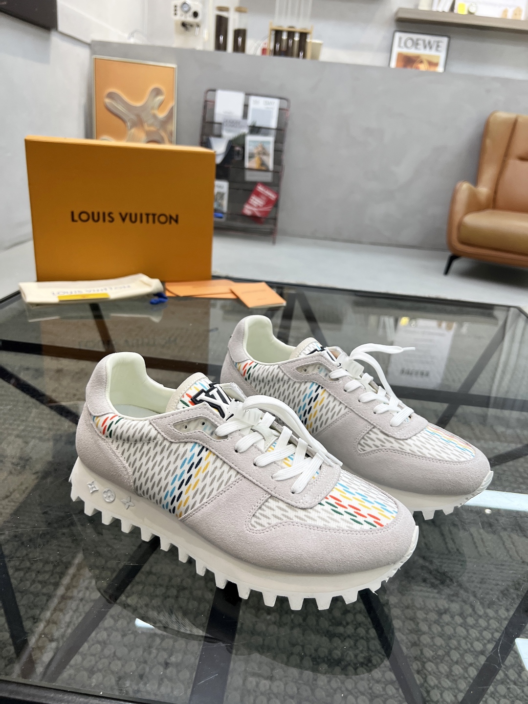 Louis Vuitton Men's White Leather and Fabric Casual Sneakers 3 cmp i1746691576791 1407 0 1