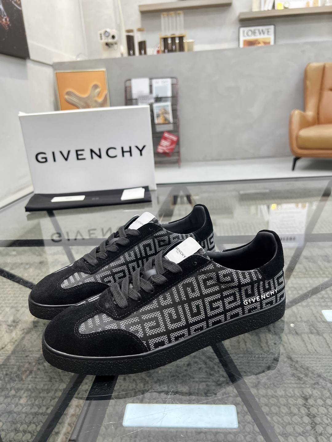  G 🔍顶级代购🇮🇹 纪 炸街男神新品来袭，超人气运动爆款专柜新款，原厂配置意大利进口牛皮搭配标志布面料