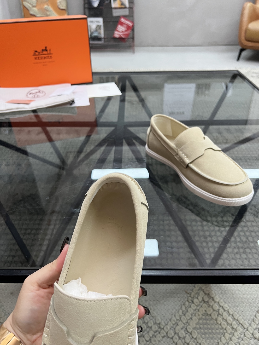  H 🔍顶级代购🇮🇹 爱 炸街男神套脚新品来袭超人气运动爆款专柜新款，原厂配置意大利进口牛皮面料，高品质