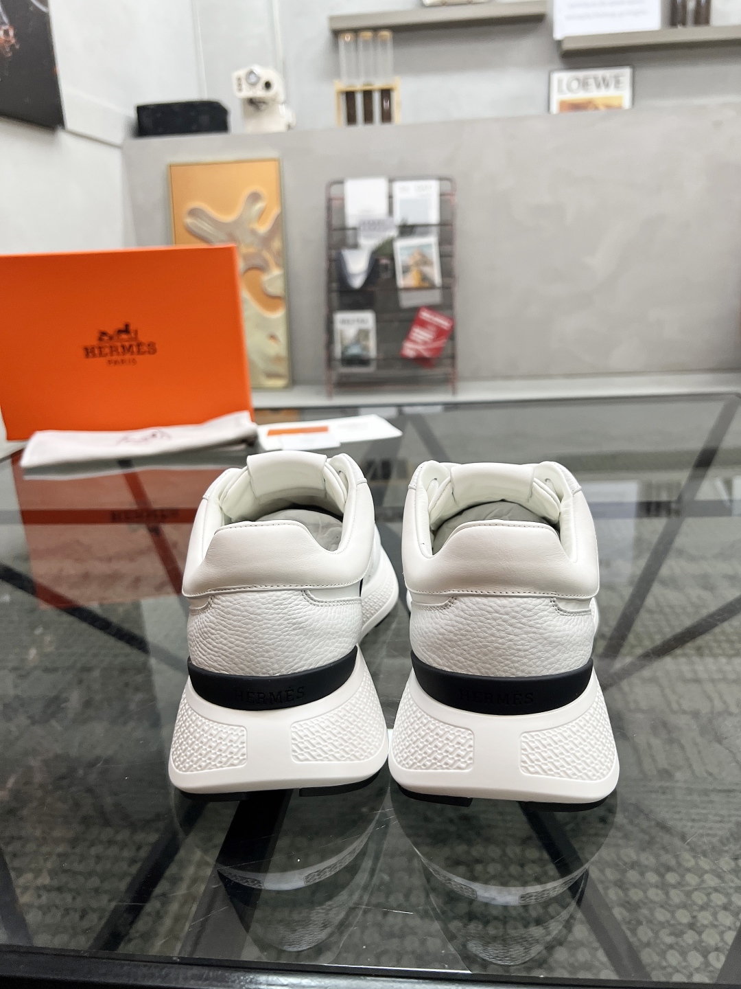  H 🔍顶级代购🇮🇹 爱 炸街男神运动鞋新品来袭专柜同步发售原厂配置，意大利进口原版牛皮搭配帆布面料，高