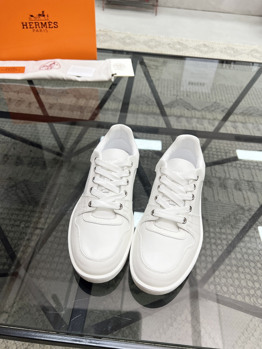  H 🔍顶级代购🇮🇹 爱 炸街男神新品来袭，超人气爆款专柜新款，原厂配置意大利进口牛皮面料，高品质拼接复