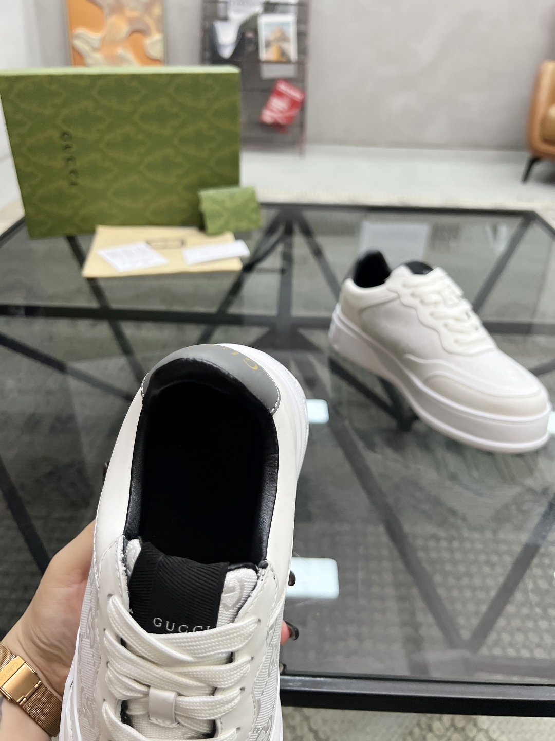  G 🔍顶级代购🇮🇹 古 炸街男神新品来袭，超人气爆款专柜新款，原厂配置意大利进口牛皮搭配G布面料，高品