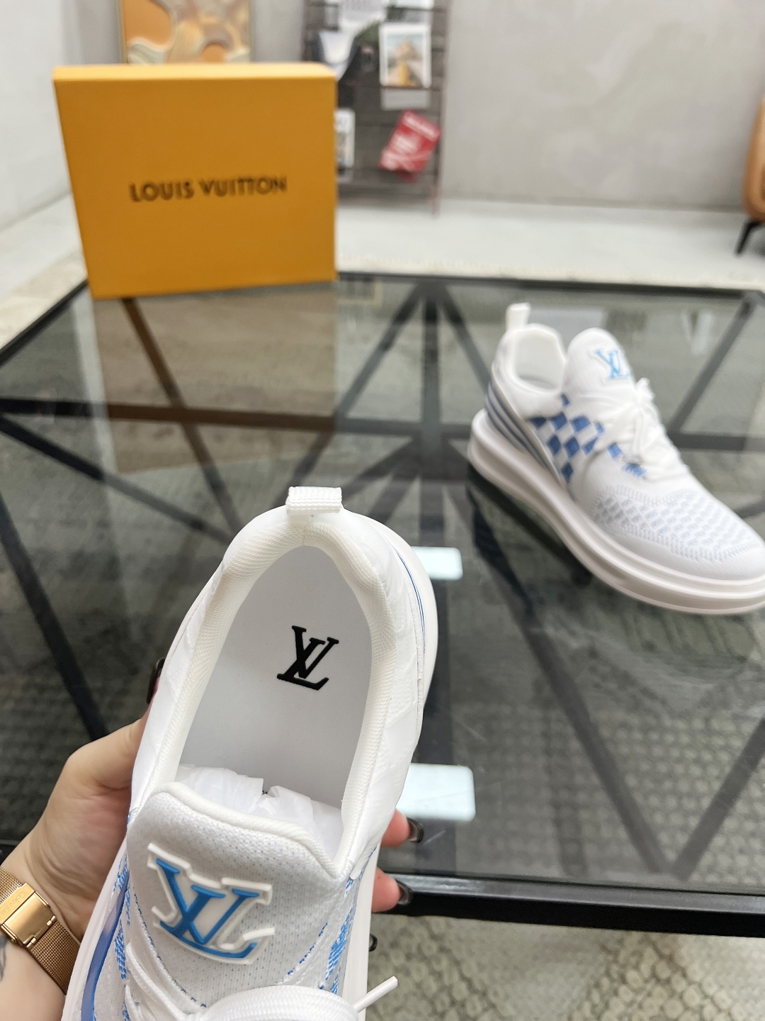  L 🔍顶级代购🇮🇹 路 炸街男神新品专柜同步原厂配置，意大利进口定制飞织面料，高品质拼接工艺全鞋配件私