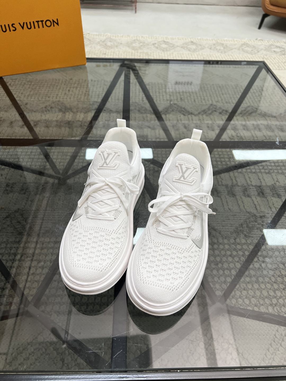  L 🔍顶级代购🇮🇹 路 炸街男神新品专柜同步原厂配置，意大利进口定制飞织面料，高品质拼接工艺全鞋配件私