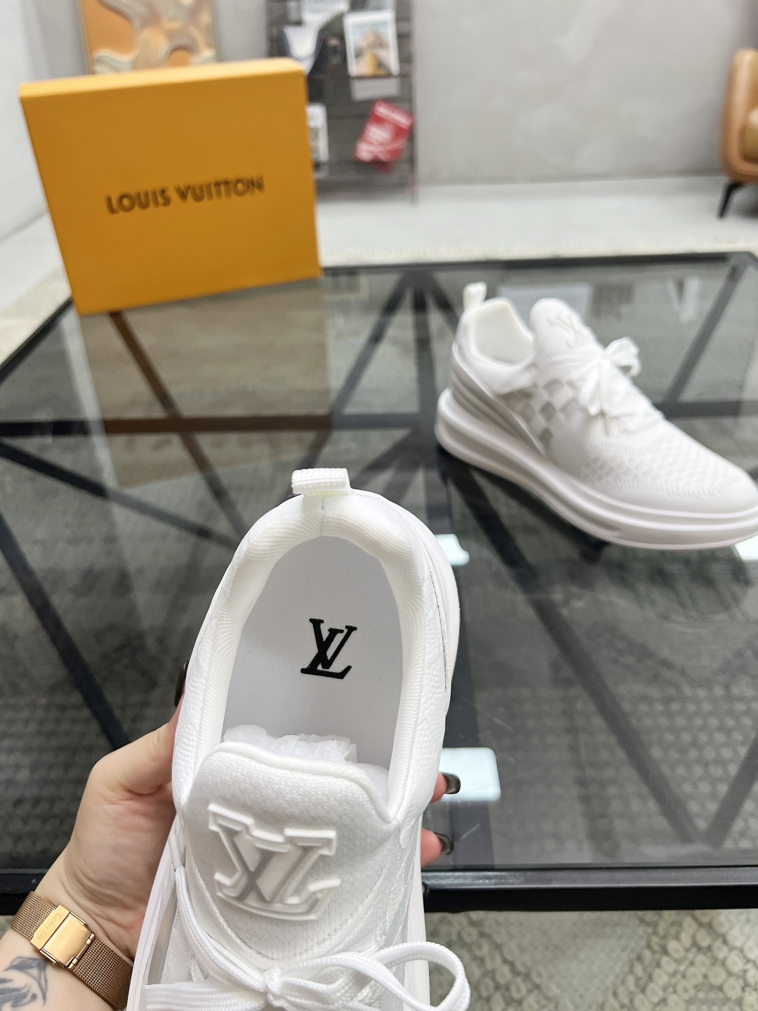  L 🔍顶级代购🇮🇹 路 炸街男神新品专柜同步原厂配置，意大利进口定制飞织面料，高品质拼接工艺全鞋配件私