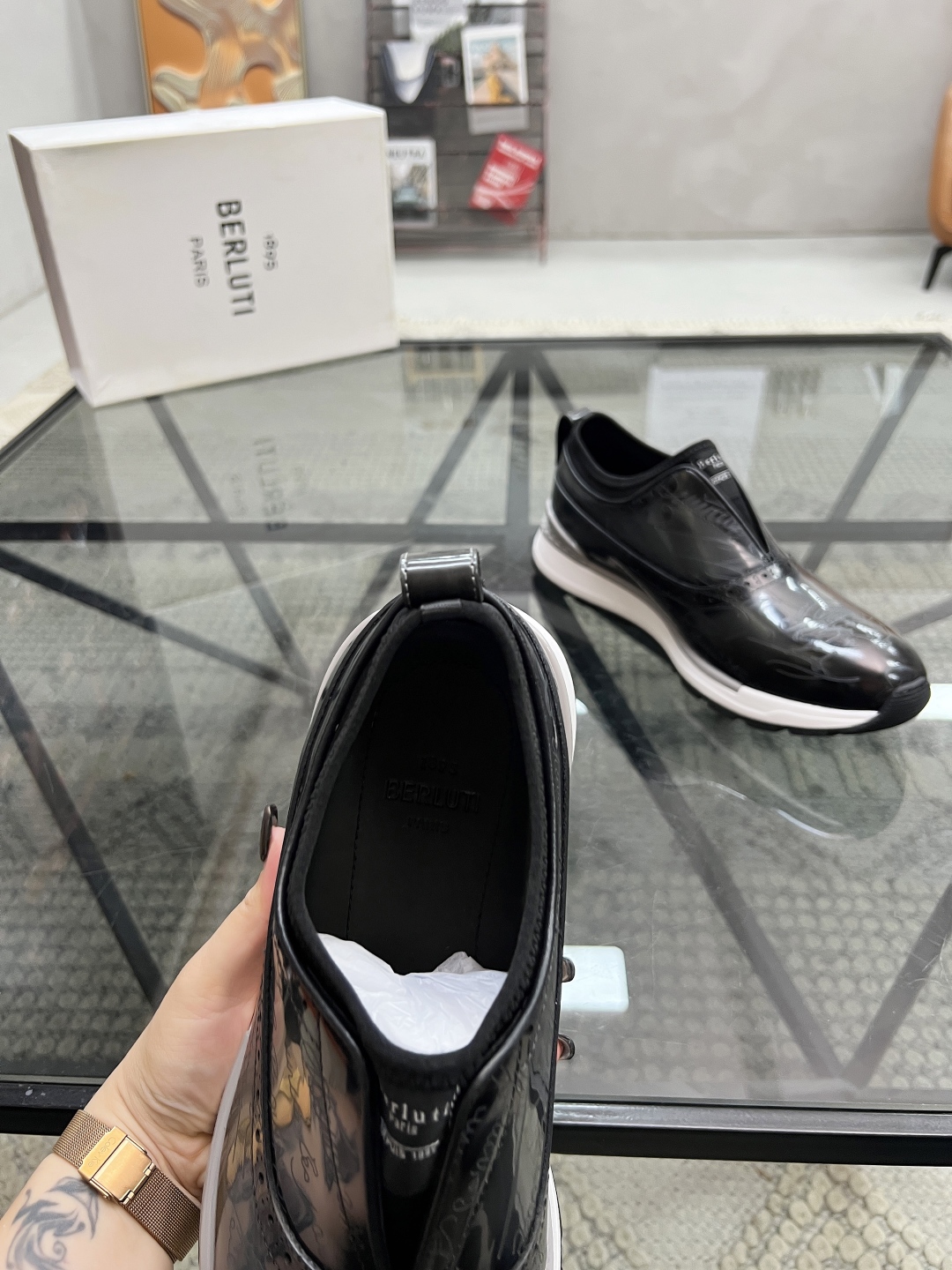  B 🔍顶级代购🇮🇹 布鲁 炸街男神新品专柜同步原厂配置，意大利进口定制牛皮面料，高品质拼接工艺全鞋配件