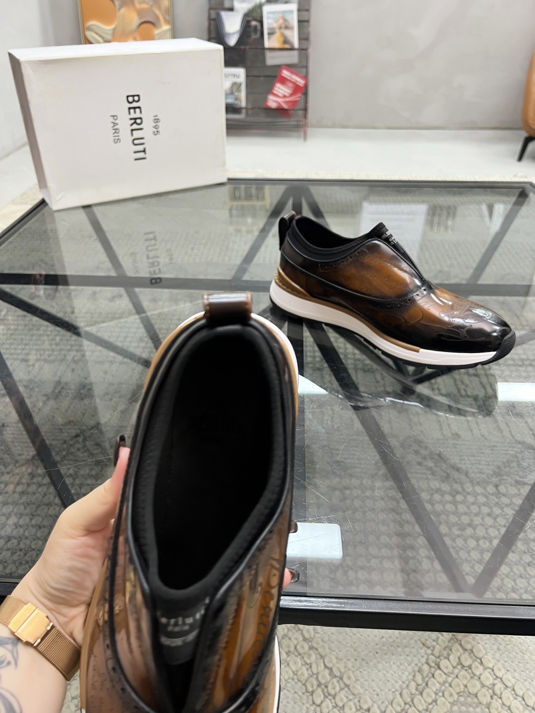 B 🔍顶级代购🇮🇹 布鲁 炸街男神新品专柜同步原厂配置，意大利进口定制牛皮面料，高品质拼接工艺全鞋配件