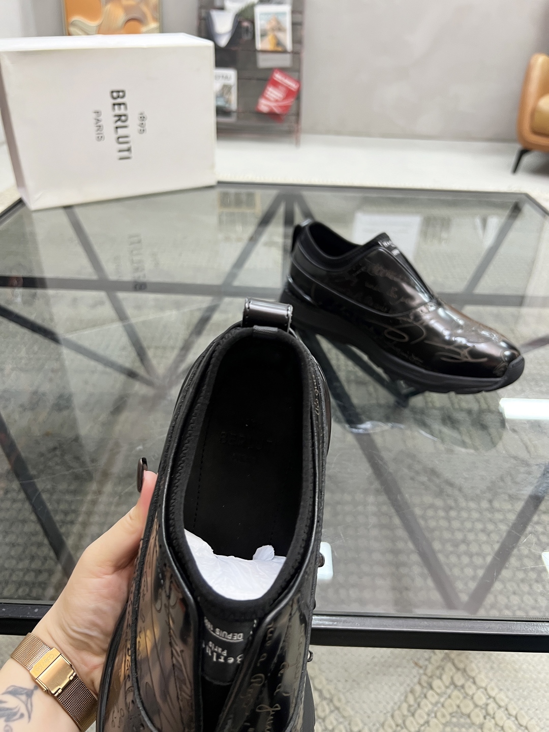  B 🔍顶级代购🇮🇹 布鲁 炸街男神新品专柜同步原厂配置，意大利进口定制牛皮面料，高品质拼接工艺全鞋配件