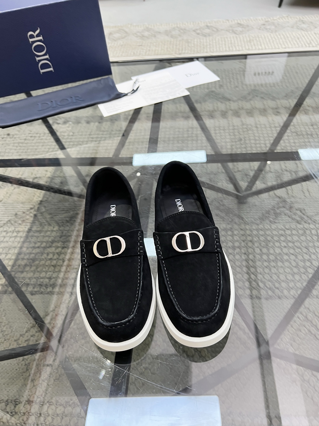  D 🔍顶级代购🇮🇹 迪 炸街爆款超人气套脚休闲鞋新品专柜同步，鞋面意大利原版进口牛皮面料，精美五金扣复