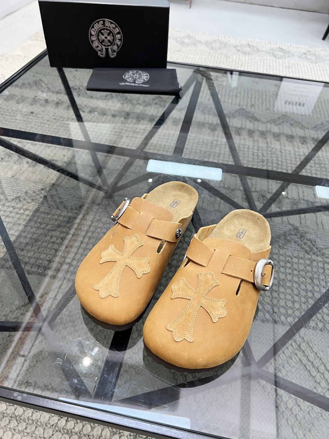  K 🔍顶级代购🇮🇹 克 炸街男神半拖新品拖鞋专柜同步，鞋面意大利进口牛皮面料，高品质拼接色彩工艺，鞋底