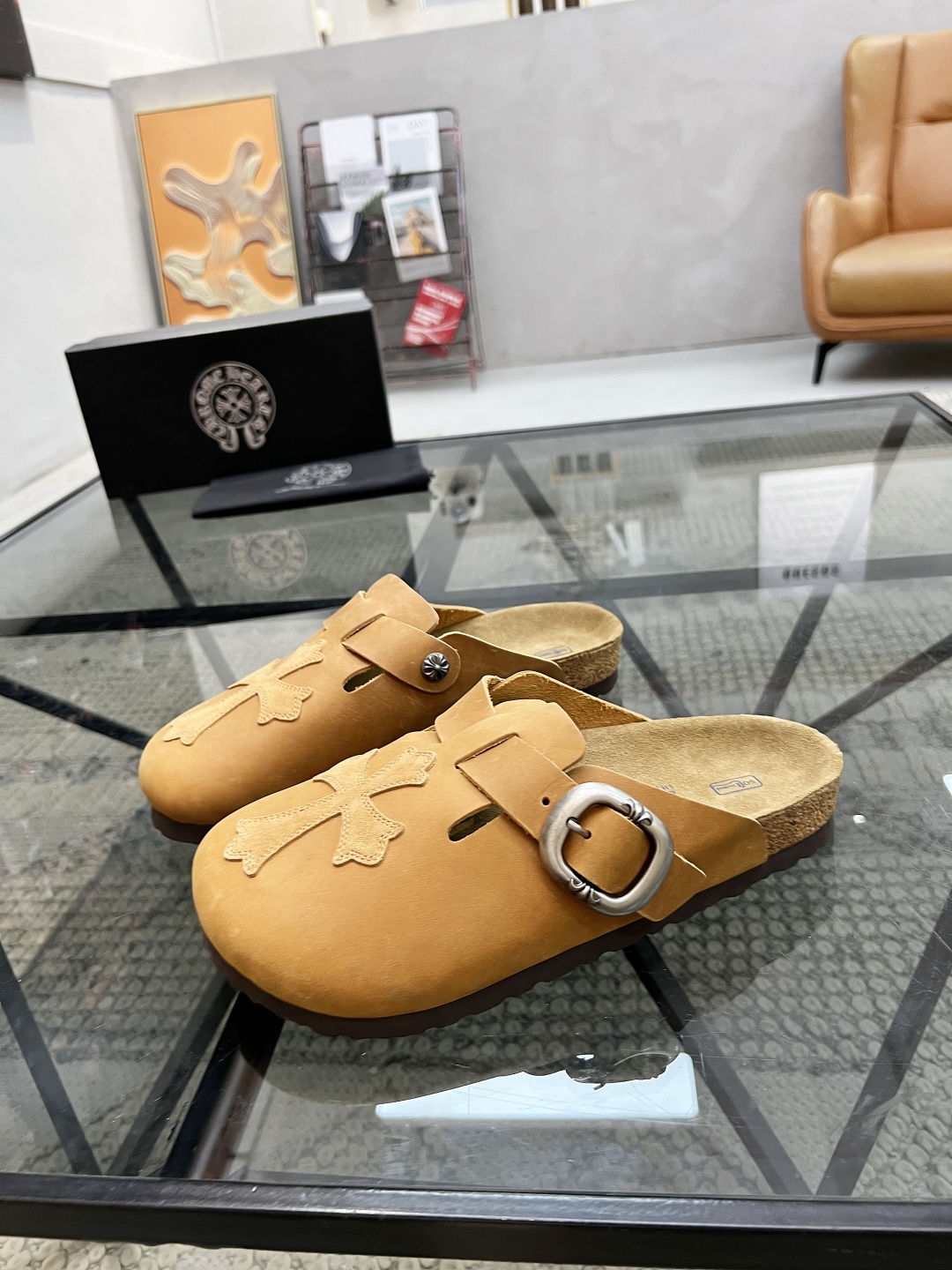  K 🔍顶级代购🇮🇹 克 炸街男神半拖新品拖鞋专柜同步，鞋面意大利进口牛皮面料，高品质拼接色彩工艺，鞋底