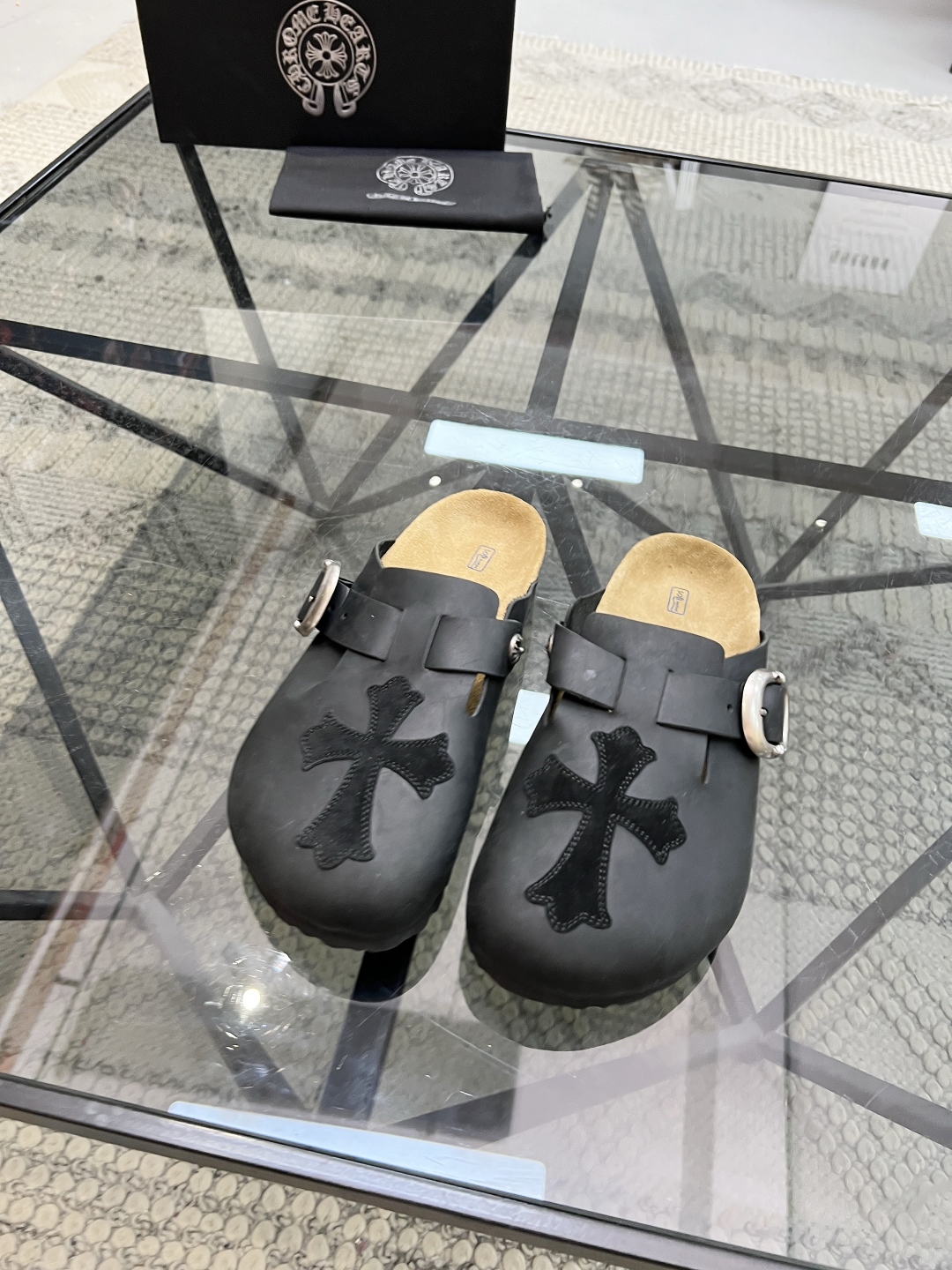  K 🔍顶级代购🇮🇹 克 炸街男神半拖新品拖鞋专柜同步，鞋面意大利进口牛皮面料，高品质拼接色彩工艺，鞋底