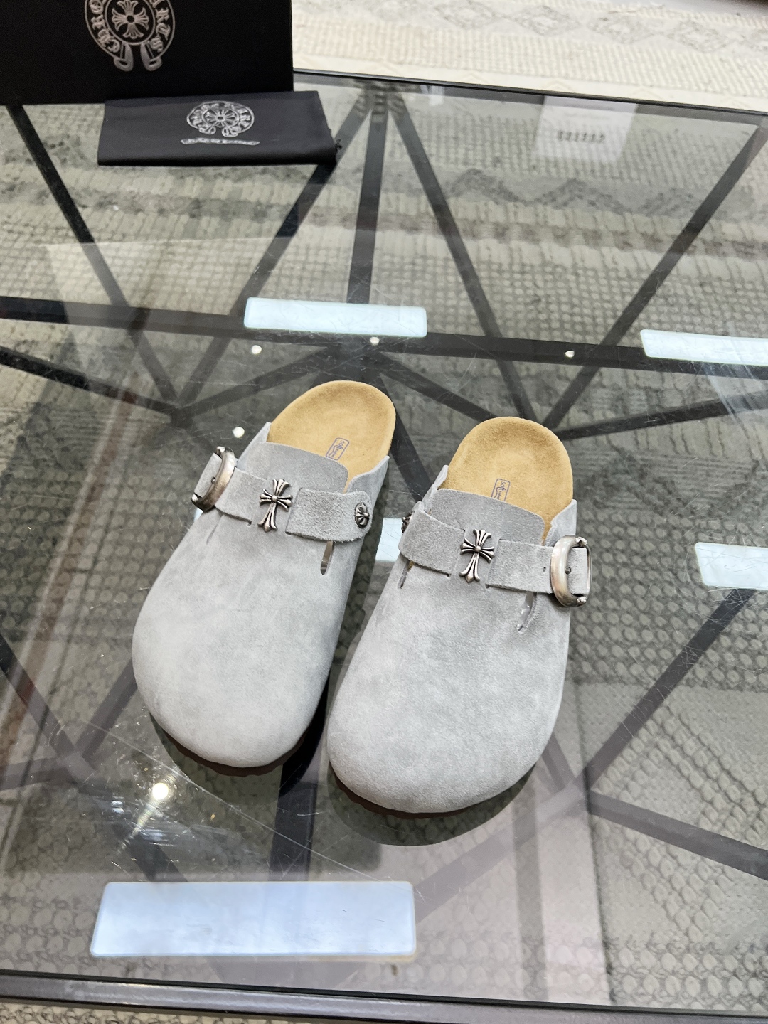  K 🔍顶级代购🇮🇹 克 炸街男神半拖新品拖鞋专柜同步，鞋面意大利进口牛皮面料，高品质拼接色彩工艺，鞋底