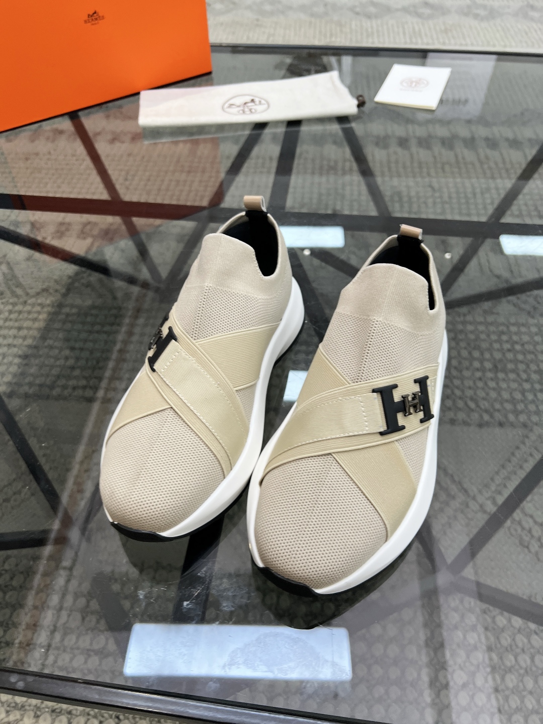  H 🔍顶级代购🇮🇹 爱 炸街男神新品来袭超人气运动爆款专柜新款，原厂配置意大利飞织面料，高品质拼接工艺