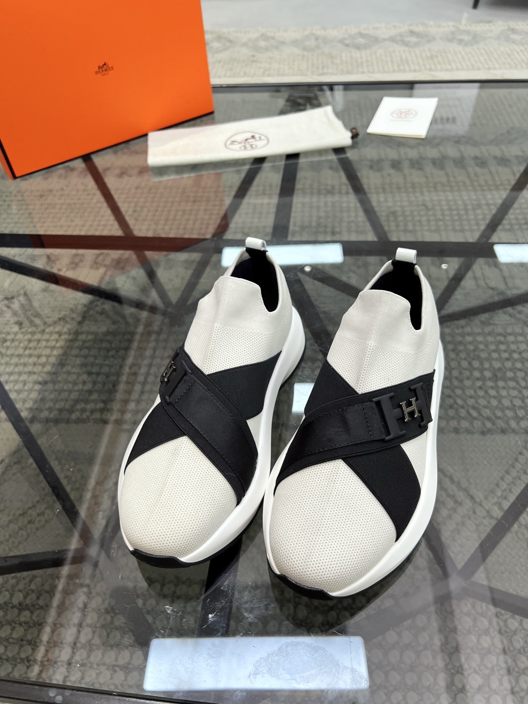  H 🔍顶级代购🇮🇹 爱 炸街男神新品来袭超人气运动爆款专柜新款，原厂配置意大利飞织面料，高品质拼接工艺