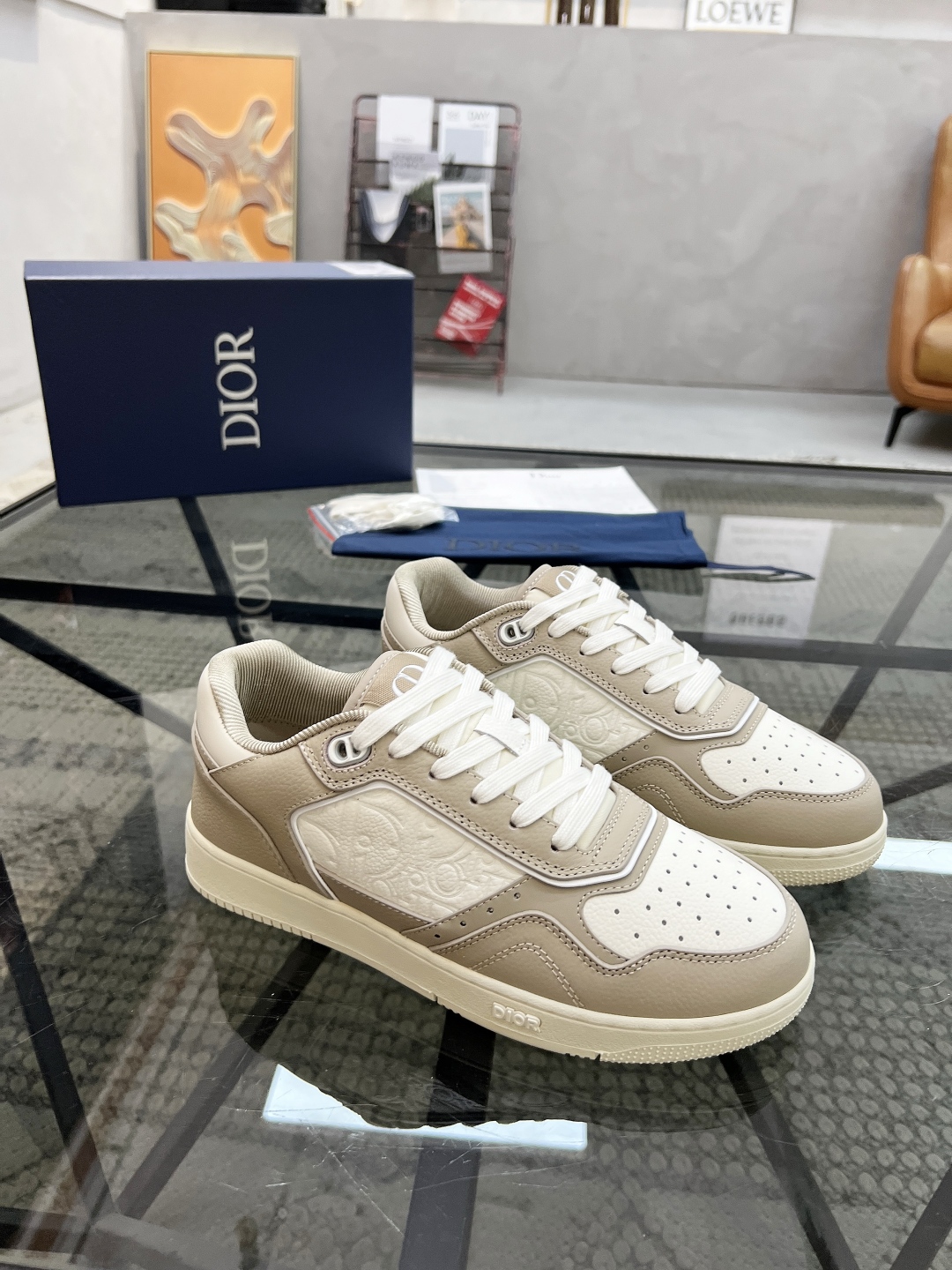  D 🔍顶级代购🇮🇹 迪 炸街B27情侣👫爆款超人气板鞋，新品专柜同步，鞋面意大利原版进口牛皮面料，潮达