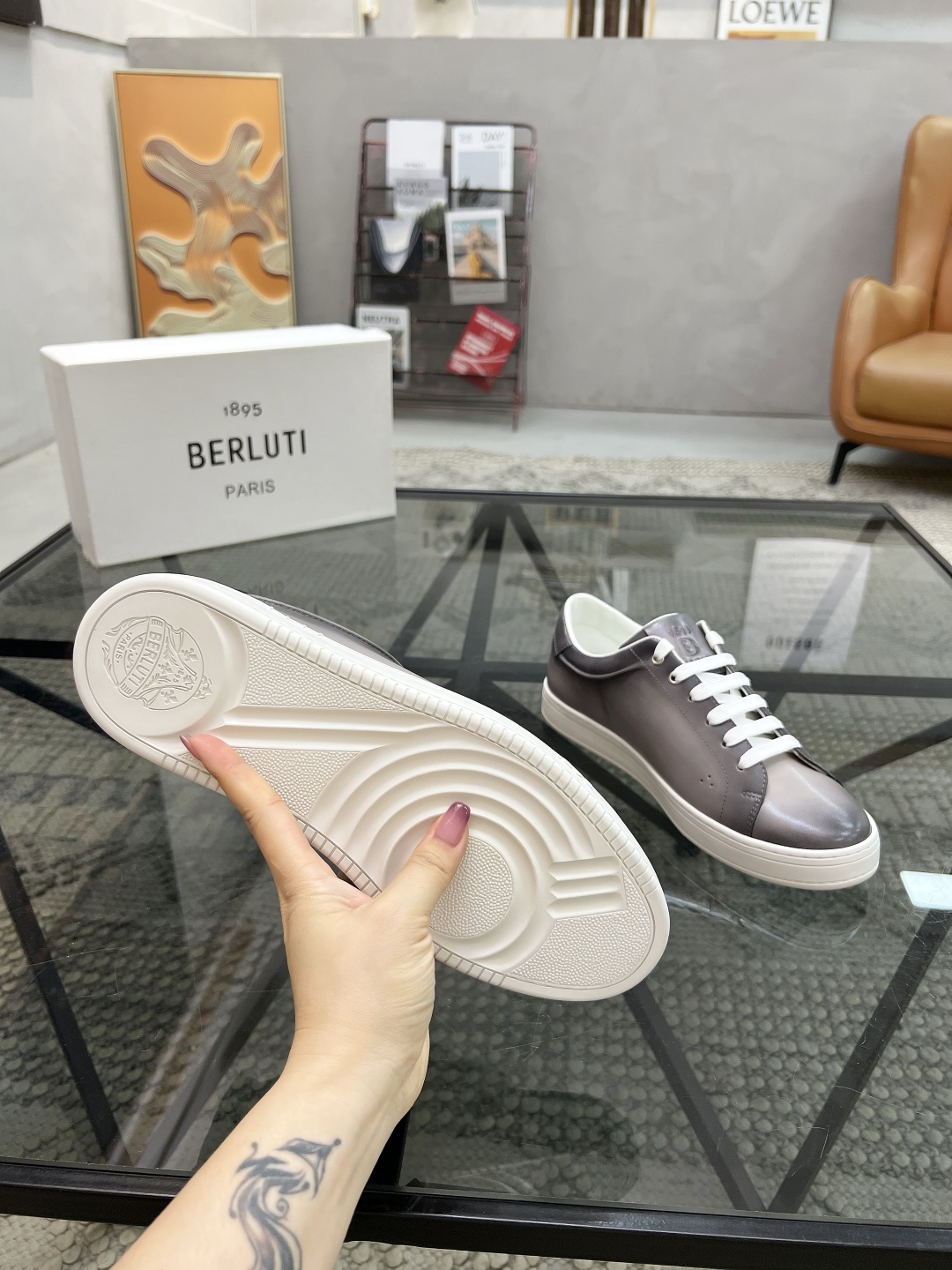  B 🔍顶级代购🇮🇹 布鲁 炸街男神新品专柜同步原厂配置，意大利进口定制牛皮面料，高品质擦色工艺全鞋配件