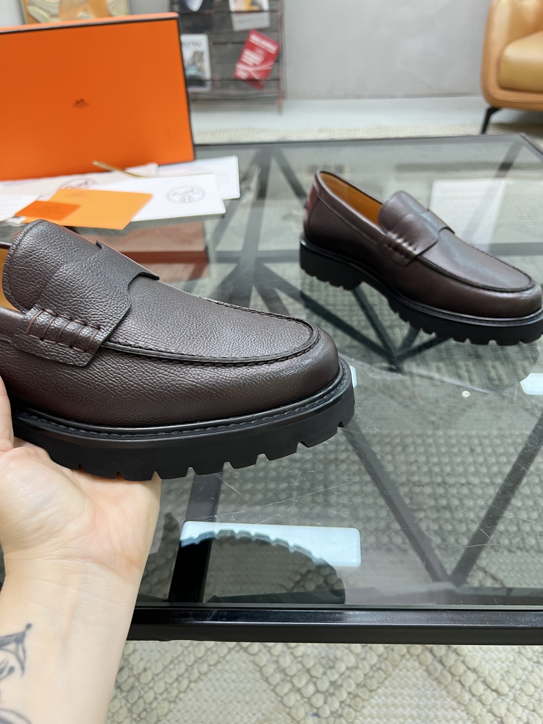  H 🔍顶级代购🇮🇹 爱 炸街男神休闲套脚皮鞋系列专柜同步发售原厂配置，意大利进口原版牛皮面料，进口水染