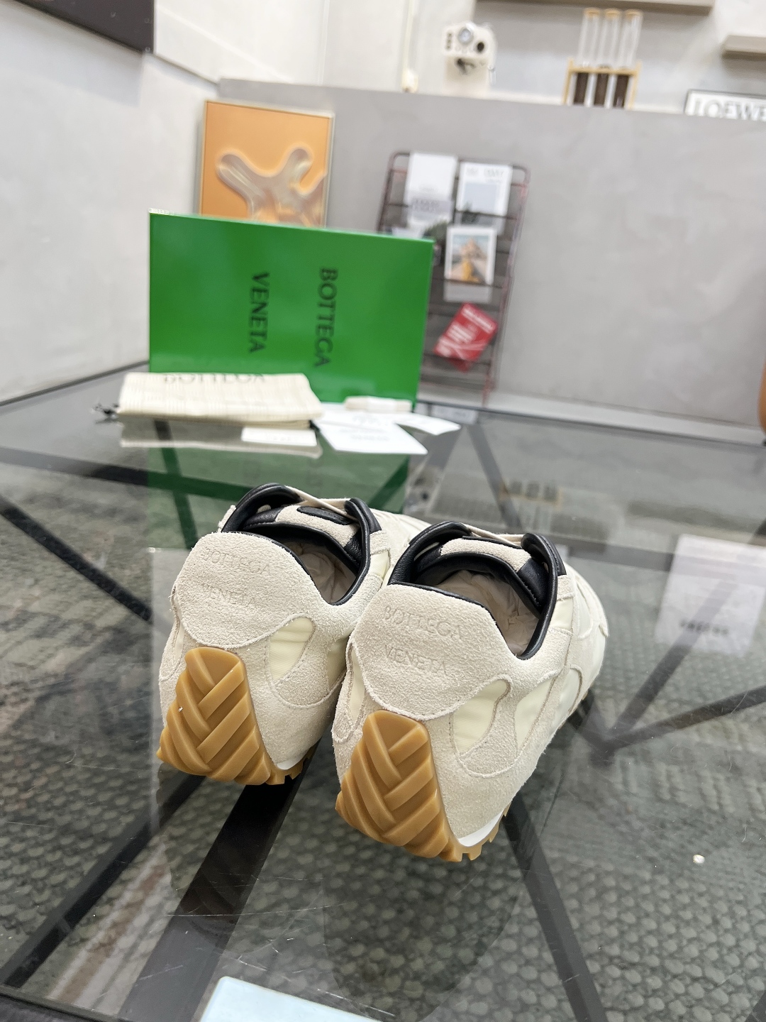  D 🔍顶级代购🇮🇹 碟 炸街情侣👫款官网新品原单货专柜同步，鞋面意大利进口牛皮搭配帆布面料，潮达人爆款