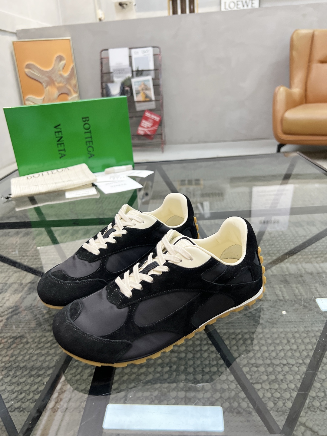  D 🔍顶级代购🇮🇹 碟 炸街情侣👫款官网新品原单货专柜同步，鞋面意大利进口牛皮搭配帆布面料，潮达人爆款