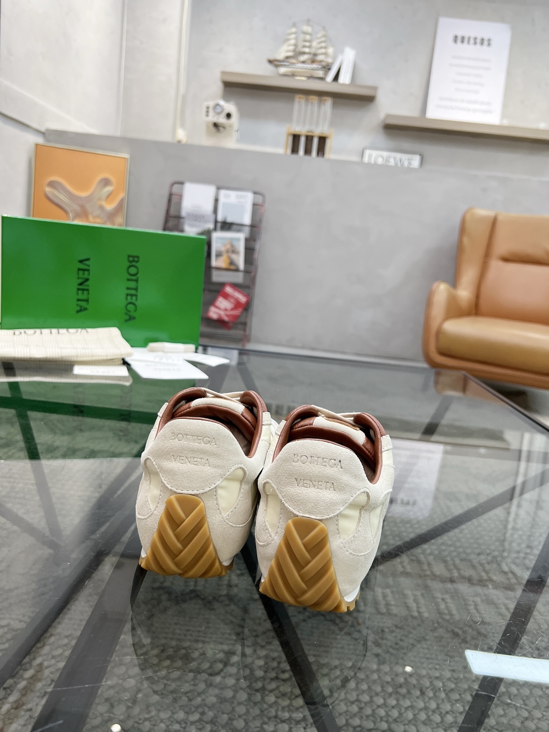  D 🔍顶级代购🇮🇹 碟 炸街情侣👫款官网新品原单货专柜同步，鞋面意大利进口牛皮搭配帆布面料，潮达人爆款