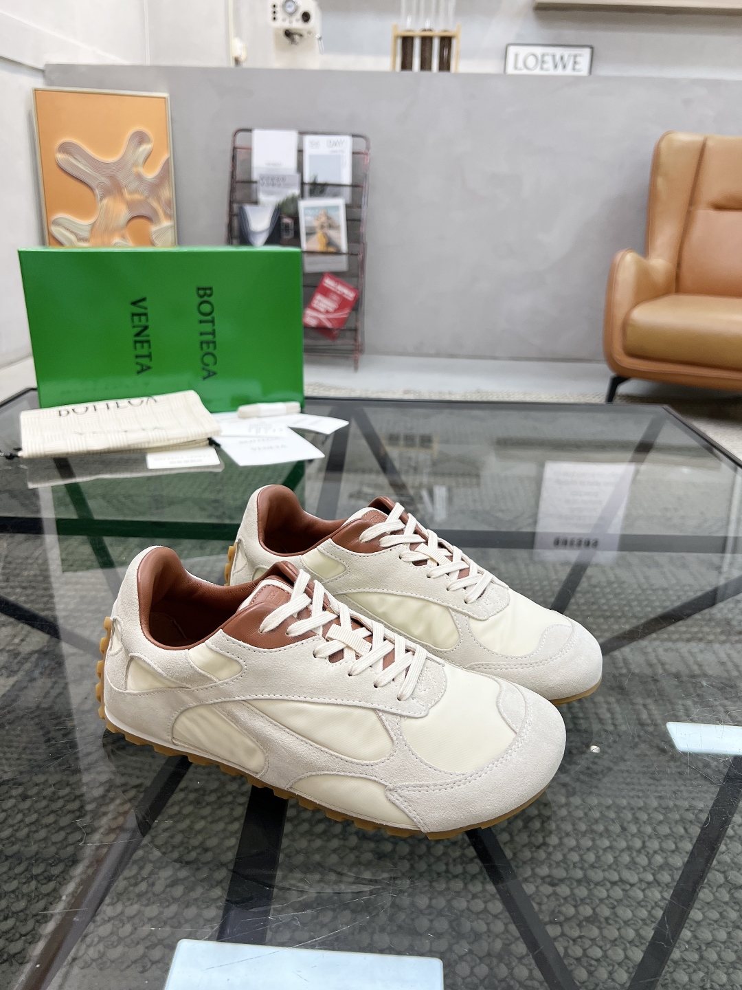  D 🔍顶级代购🇮🇹 碟 炸街情侣👫款官网新品原单货专柜同步，鞋面意大利进口牛皮搭配帆布面料，潮达人爆款