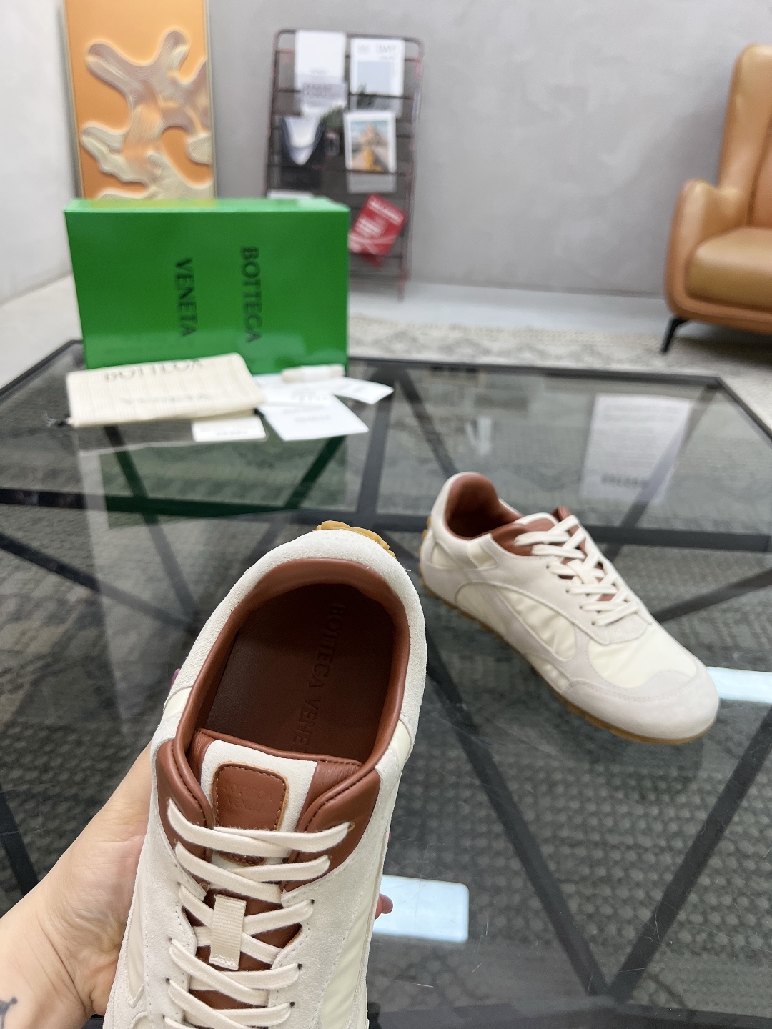 D 🔍顶级代购🇮🇹 碟 炸街情侣👫款官网新品原单货专柜同步，鞋面意大利进口牛皮搭配帆布面料，潮达人爆款