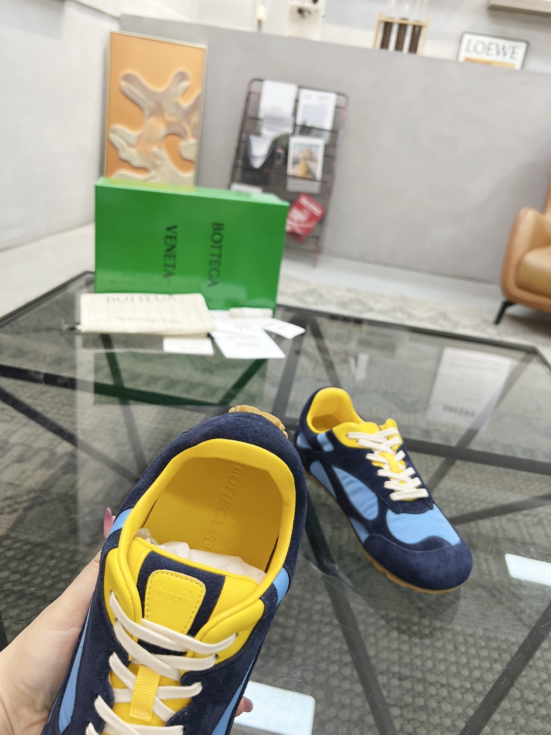  D 🔍顶级代购🇮🇹 碟 炸街情侣👫款官网新品原单货专柜同步，鞋面意大利进口牛皮搭配帆布面料，潮达人爆款