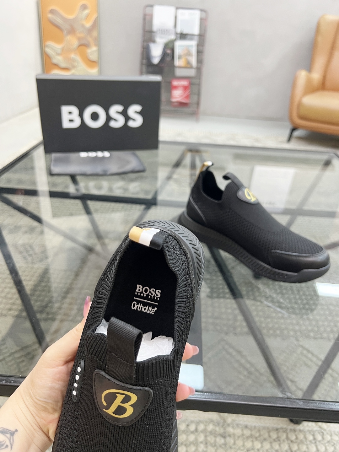  B 🔍顶级代购🇮🇹 老 炸街男神休闲运动鞋系列来袭专柜同步，鞋面意大利进口飞织面料，透气网布里垫，经典