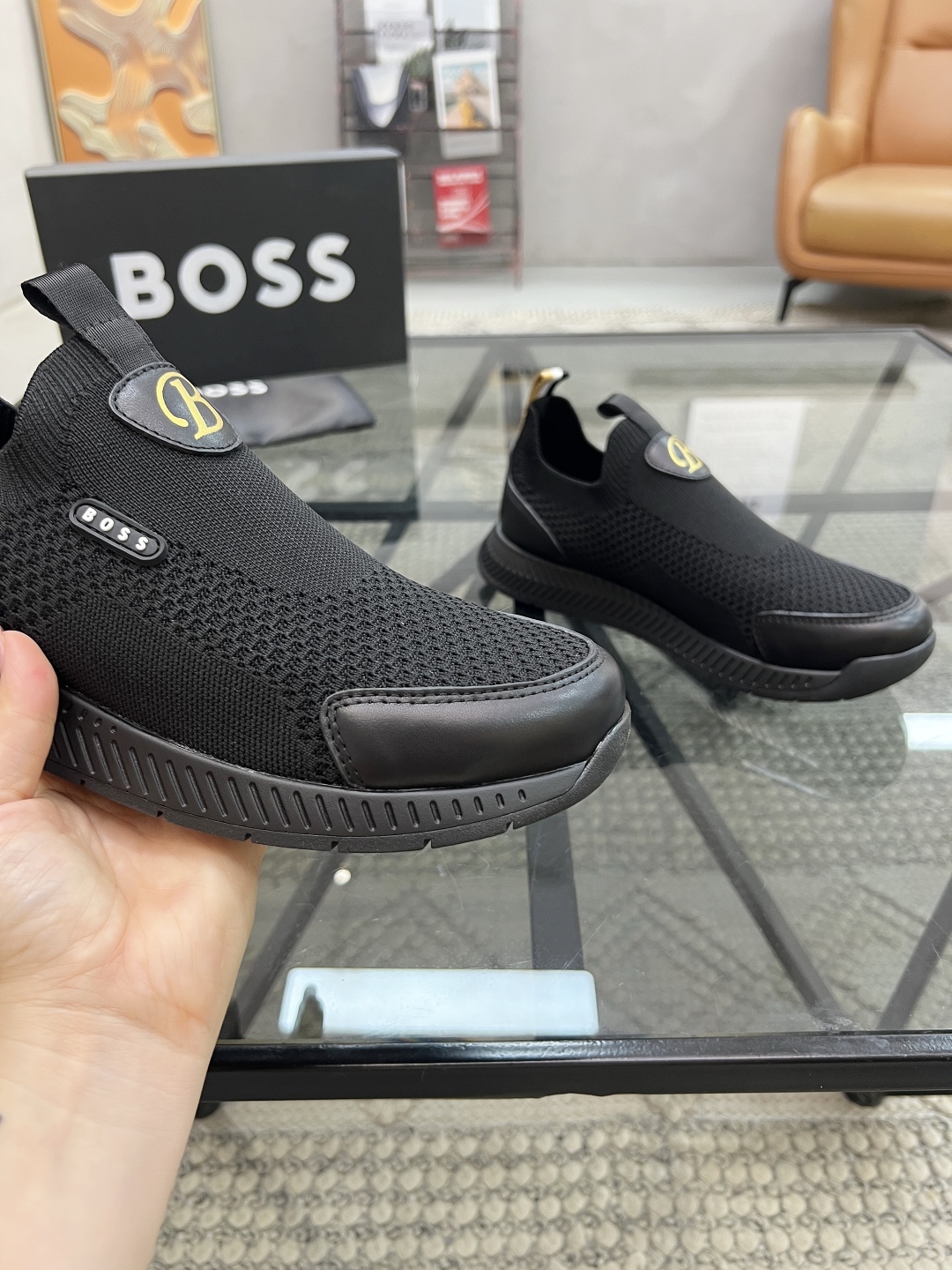  B 🔍顶级代购🇮🇹 老 炸街男神休闲运动鞋系列来袭专柜同步，鞋面意大利进口飞织面料，透气网布里垫，经典