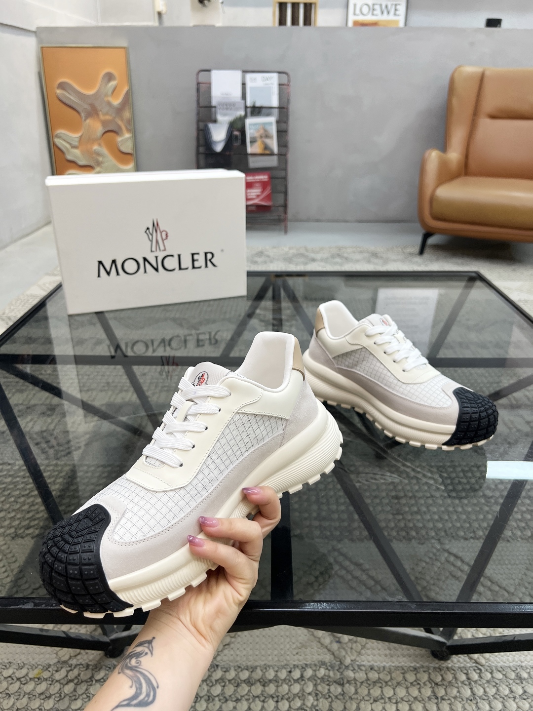  M 🔍顶级代购🇮🇹 蒙 炸街男神爆款超人气休闲运动鞋新品专柜同步，鞋面意大利原版进口牛皮搭配布面料，精