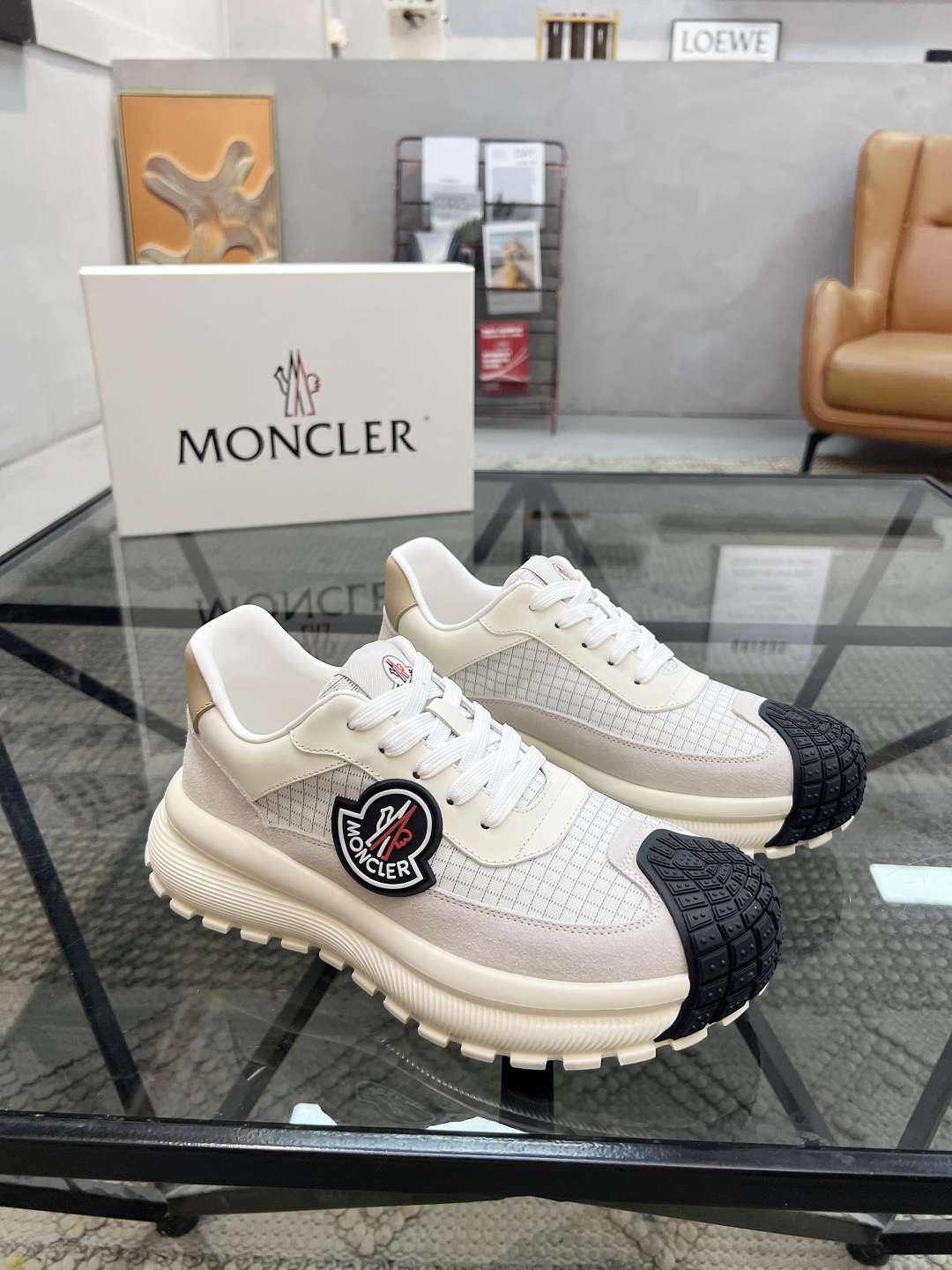  M 🔍顶级代购🇮🇹 蒙 炸街男神爆款超人气休闲运动鞋新品专柜同步，鞋面意大利原版进口牛皮搭配布面料，精