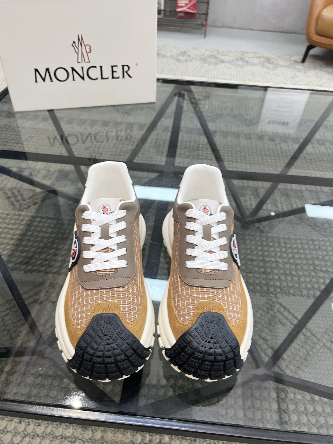  M 🔍顶级代购🇮🇹 蒙 炸街男神爆款超人气休闲运动鞋新品专柜同步，鞋面意大利原版进口牛皮搭配布面料，精